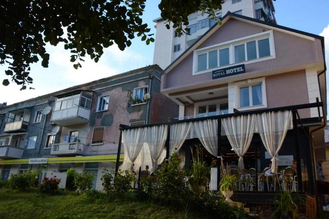 Royal Hotel Peshkopi Albania エクステリア 写真