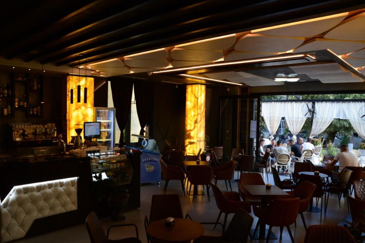 Royal Hotel Peshkopi Albania エクステリア 写真