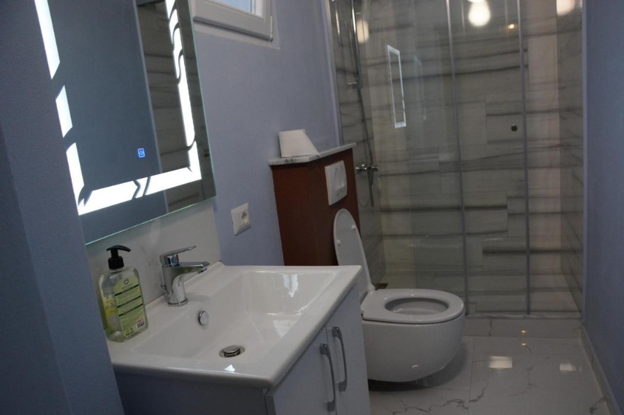 Royal Hotel Peshkopi Albania エクステリア 写真