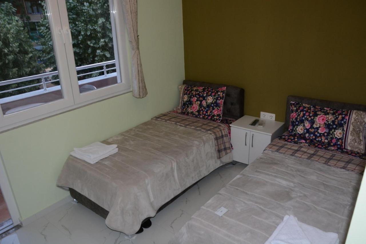 Royal Hotel Peshkopi Albania エクステリア 写真