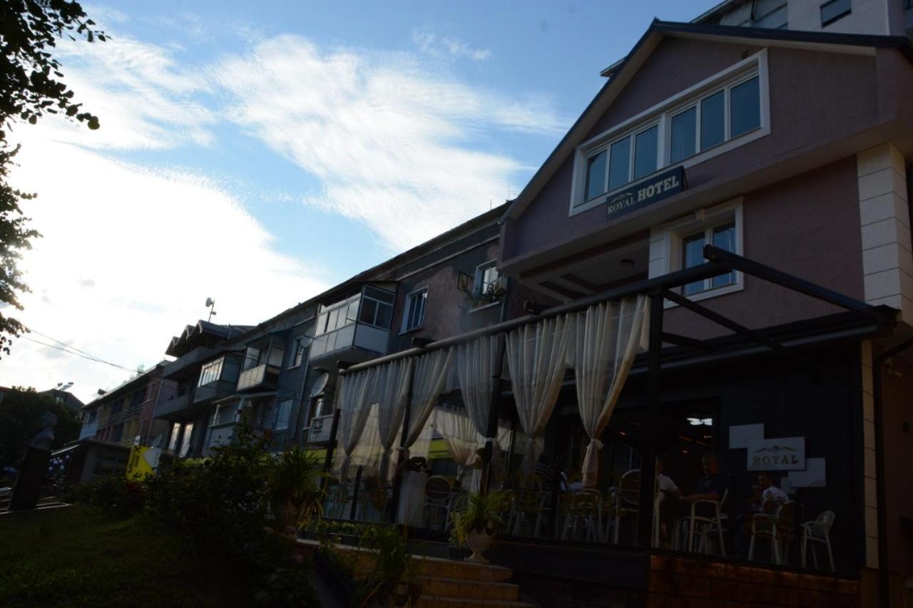 Royal Hotel Peshkopi Albania エクステリア 写真