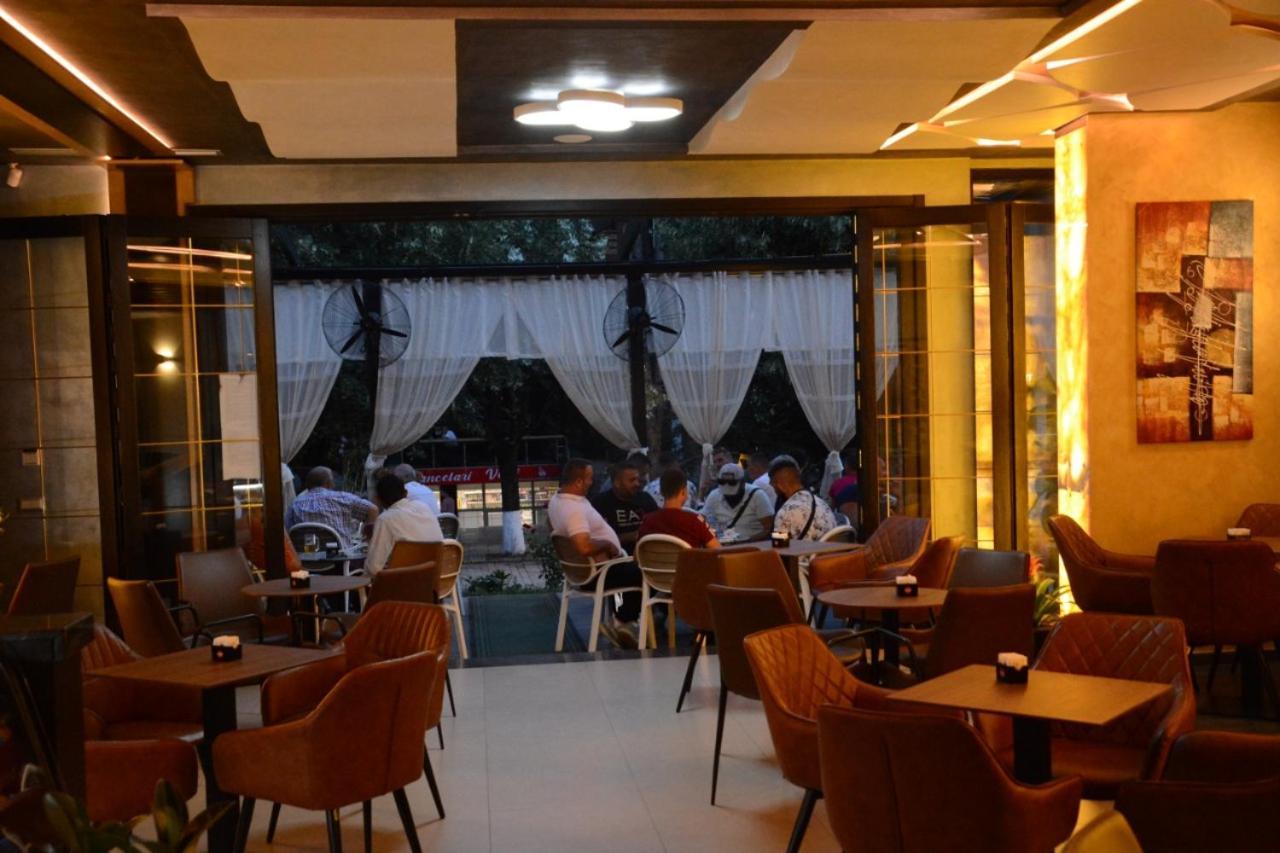Royal Hotel Peshkopi Albania エクステリア 写真