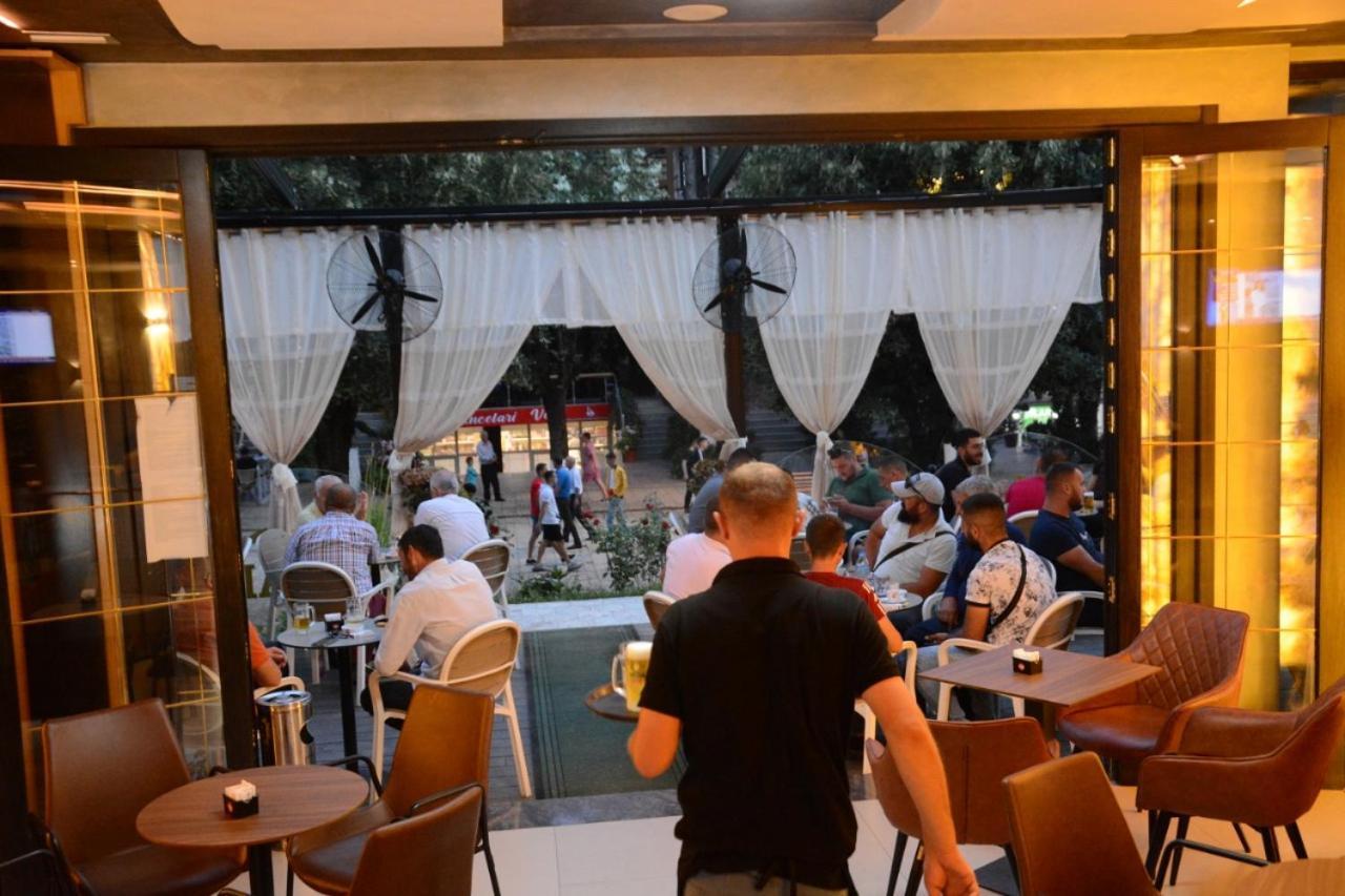 Royal Hotel Peshkopi Albania エクステリア 写真
