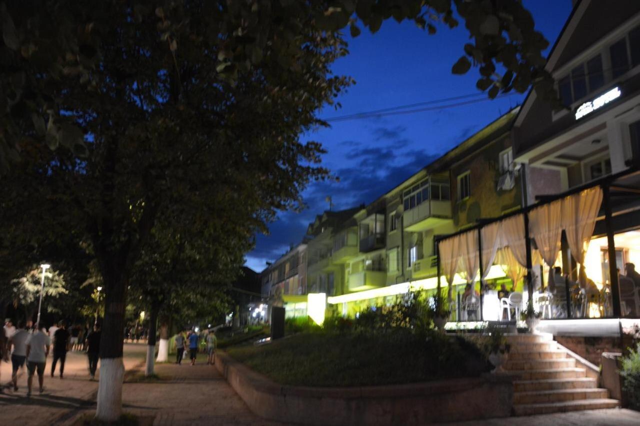 Royal Hotel Peshkopi Albania エクステリア 写真