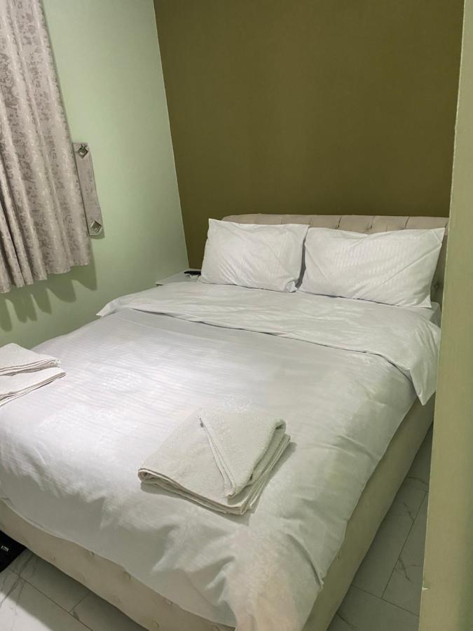 Royal Hotel Peshkopi Albania エクステリア 写真